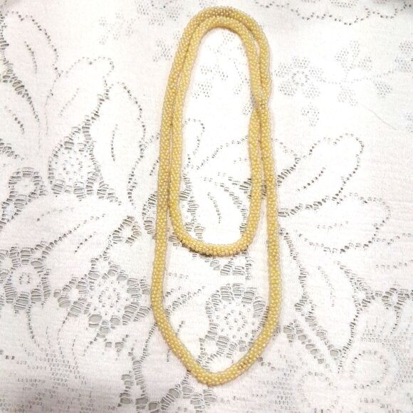 Vintage Creamy Yellow Seed Bead Hand Crocheted Necklace Long Flapper, 45" - Picture 3 of 6